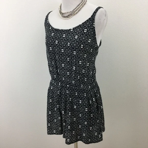 Shorts Romper with Pockets - Picture 2 of 10